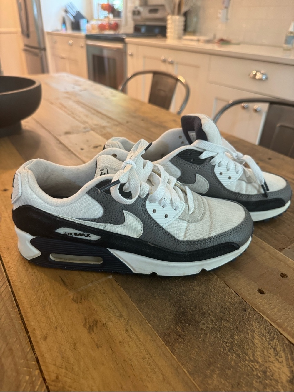 Nike Air Max Size 6 (women’s size 7 1/2)